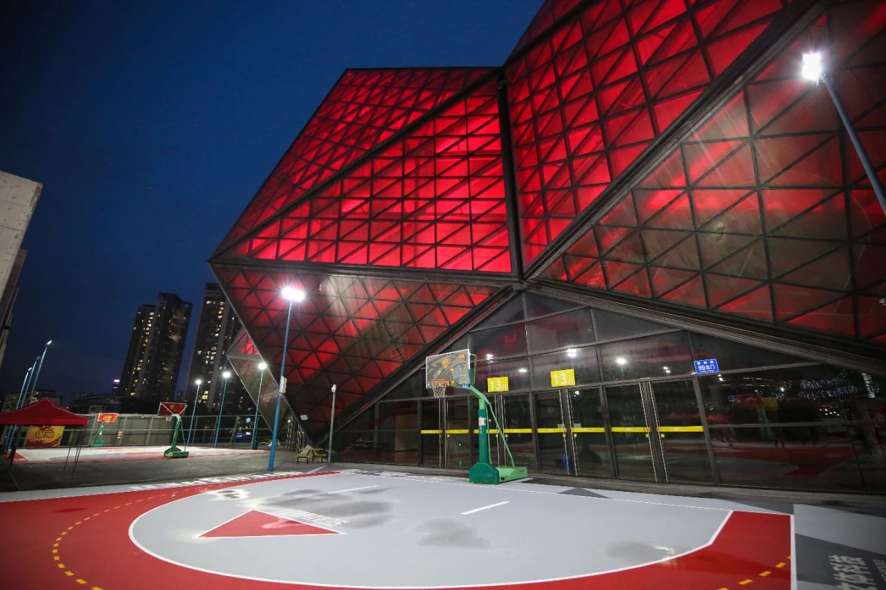 深圳哪里可以看cba（视频｜龙岗首个CBA篮球公园来了，免费时间段公布）