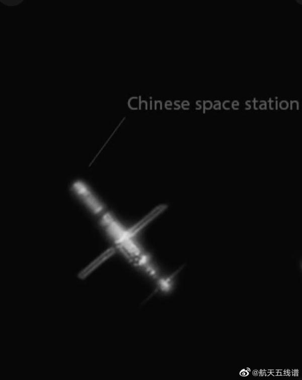 中国拍火车的摄影师「摄影师拍到中国空间站凌日瞬间  」