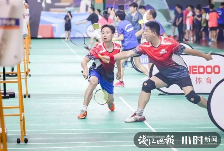 打羽毛球可以减多少斤体重（小时奥运｜运动三个月减重16斤，“半路出家”的羽毛球业余选手哪里像5岁孩子的妈？）