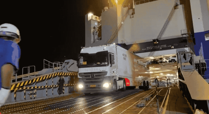 东京的京牌车开工（热闻丨“京牌车现身东京街头”为何火上热搜？看完这个你就明白了）