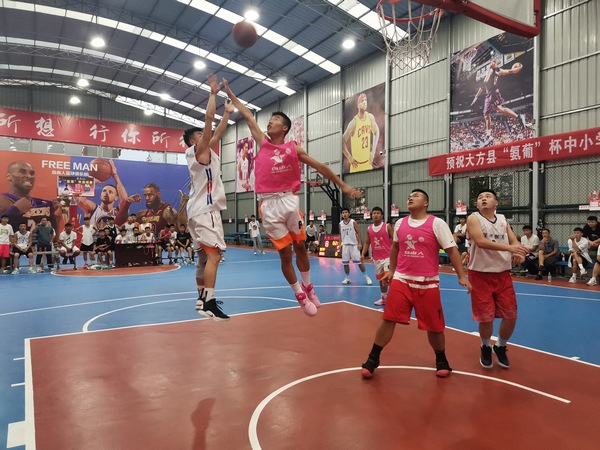 大方的籃球比賽多少歲可以報名（大方縣舉辦“氨葡杯”中小學生“三對三”籃球賽）