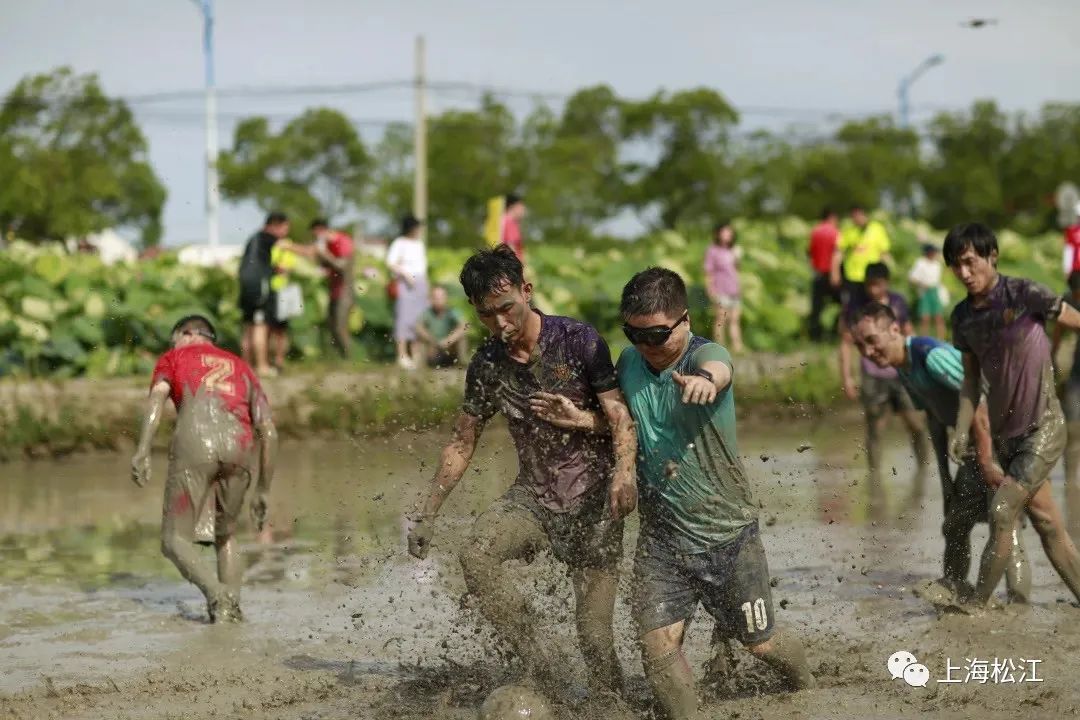 足球比赛哪里最脏(这项最“脏”的运动，上海唯一的场地就在松江)