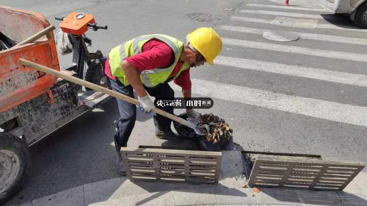 台风来临前的杭州各地铁站：大家关心的沙包挡板在哪里，要怎么用，我们去看了看