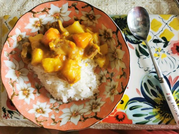 牛肉咖喱饭的做法,