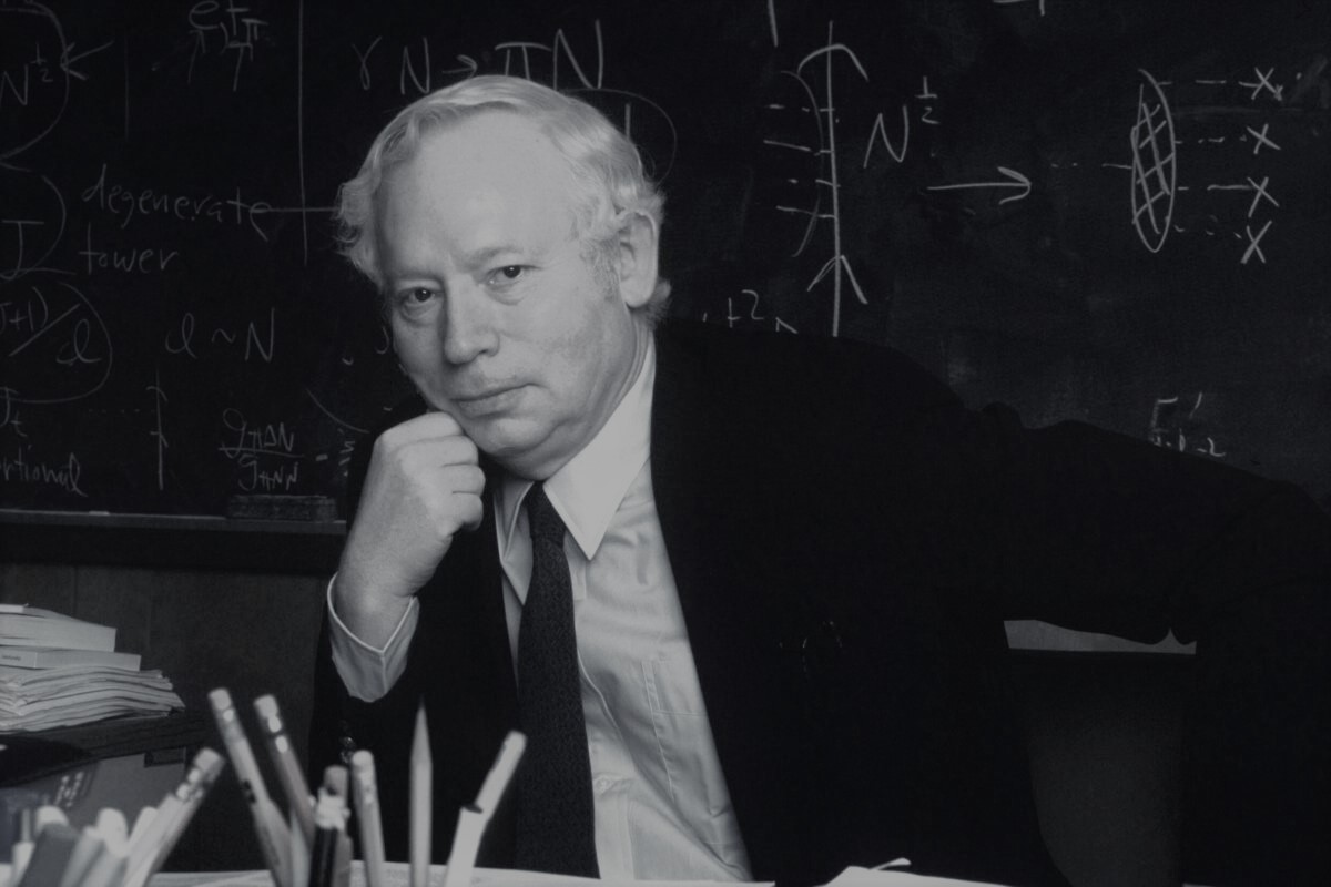 88岁诺奖得主物理学大师温伯格去世，生前求索宇宙终极理论