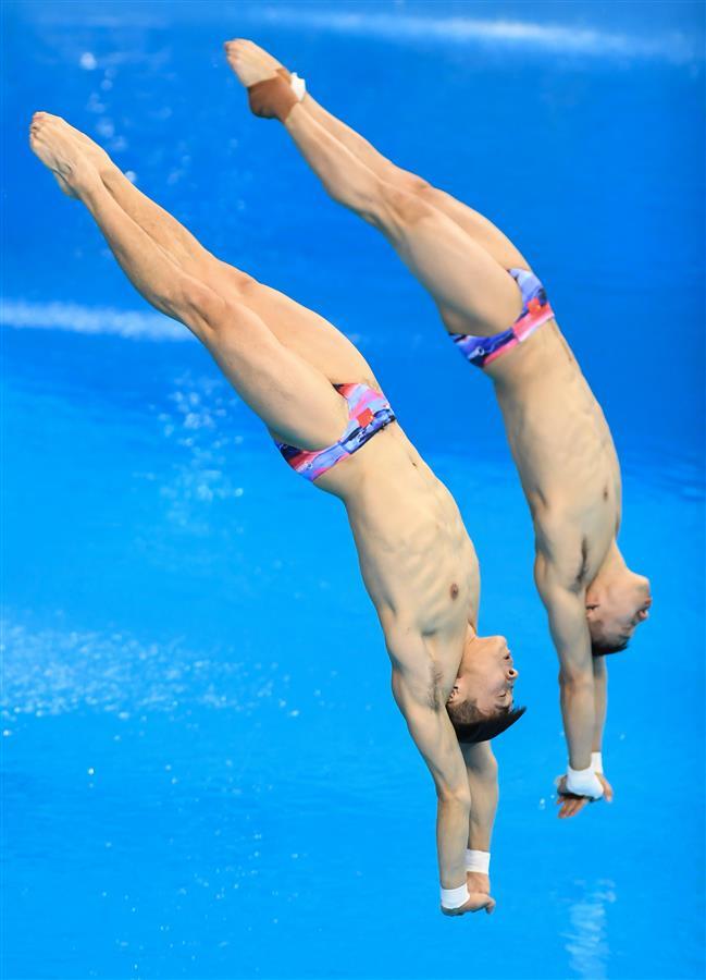 东京奥运会跳水选拔赛男子十米台(男子双人十米跳台，中国95后跳水黄金搭档无缘金牌)