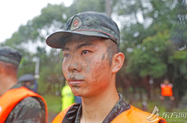 上海地铁已陆续恢复！台风天，感谢有你们！“烟花”移速缓慢，风雨还将持续多久？