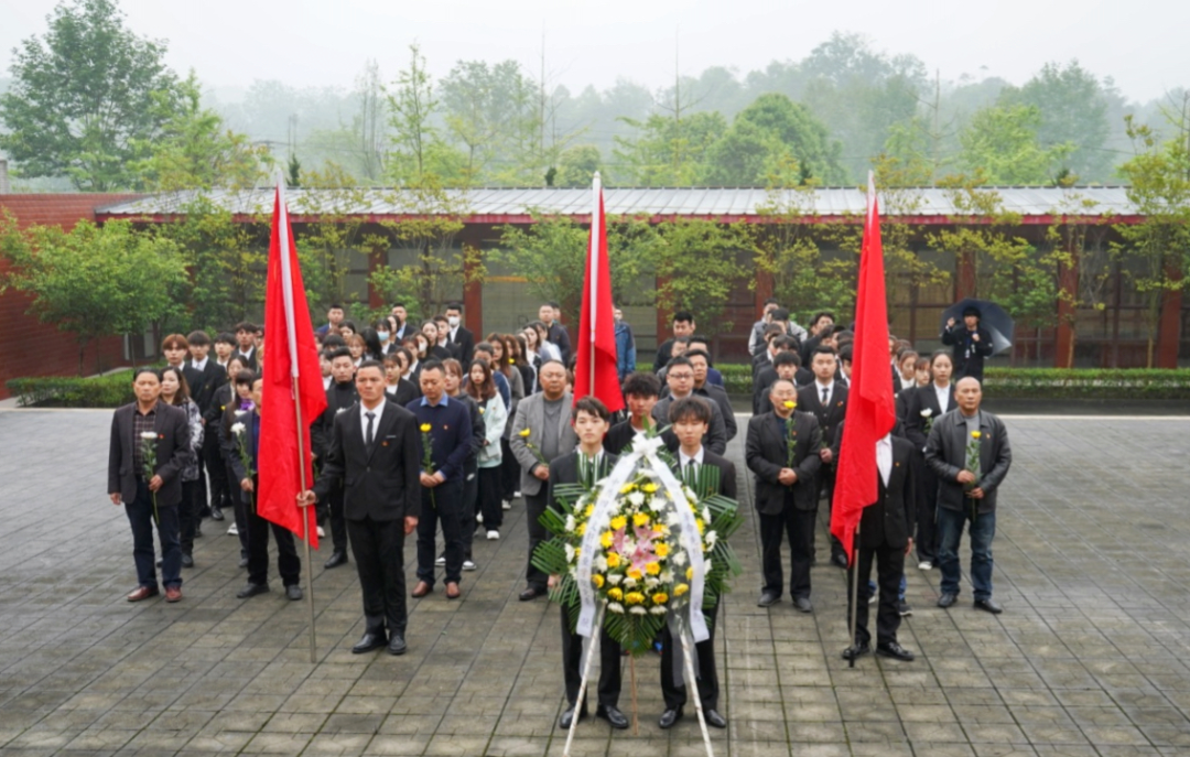 超燃！文轩师生万人快闪深情表白！@体育职院，下个看你！