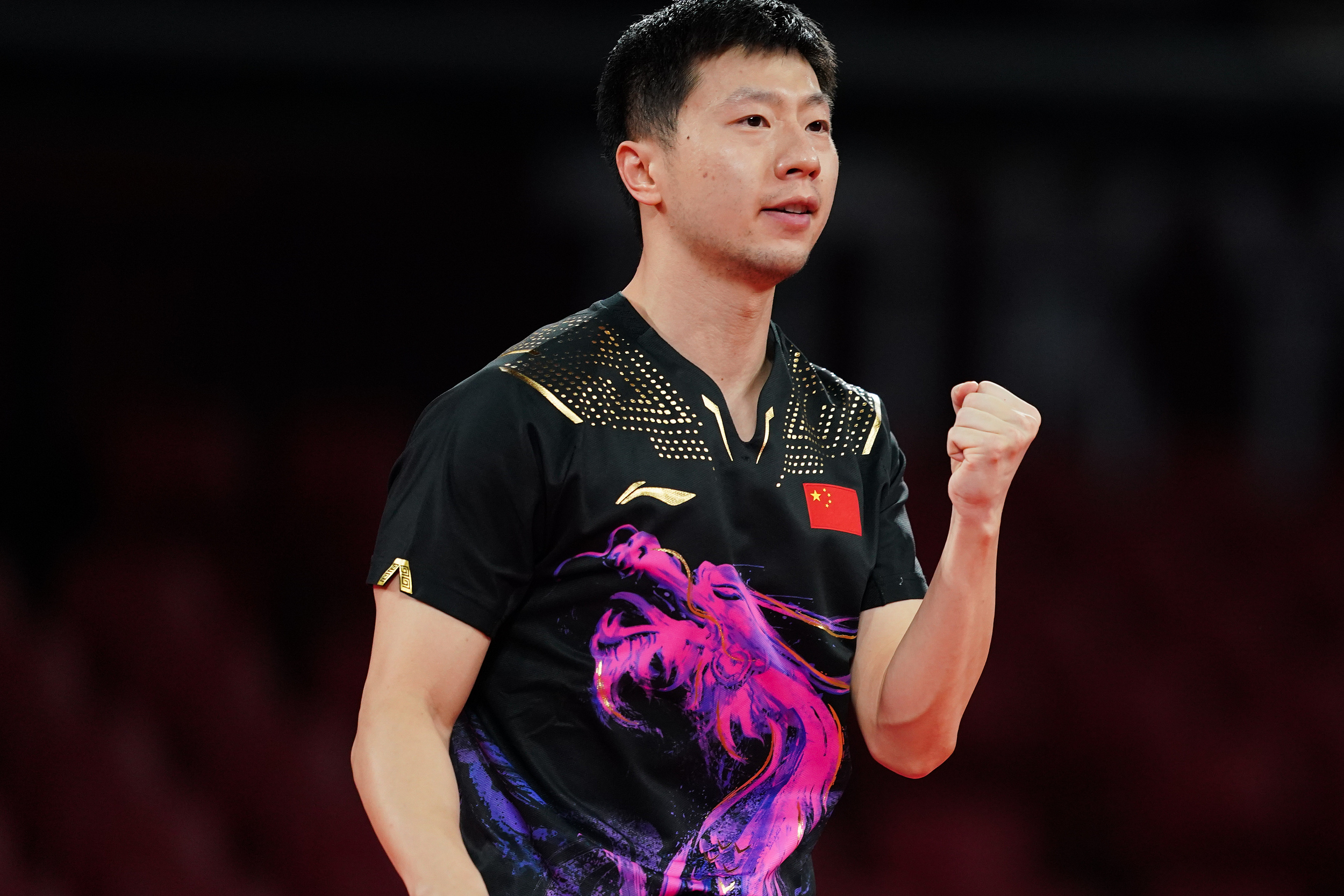 中国第十九金！马龙战胜樊振东，成为蝉联奥运乒乓男单冠军第一人