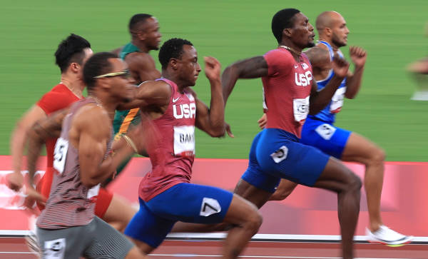 苏炳添100米世界纪录新闻特写（9秒98！苏炳添百米第六，中国田径创造历史）