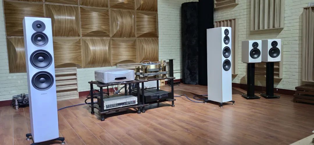 三套组合、三个场地的演示，佐证Dynaudio Emit 50新秀的实力