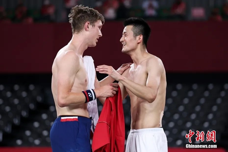这位丹麦奥运冠军，不仅球打得好，中文也说得好