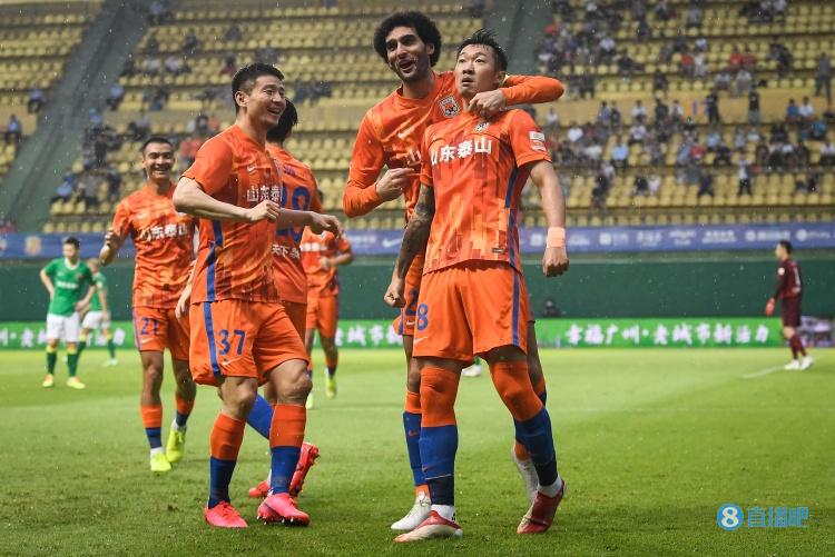 费莱尼郭田雨建功（半场-徐新1V4破门费莱尼双响 山东泰山暂4-2深圳队）-华海博客