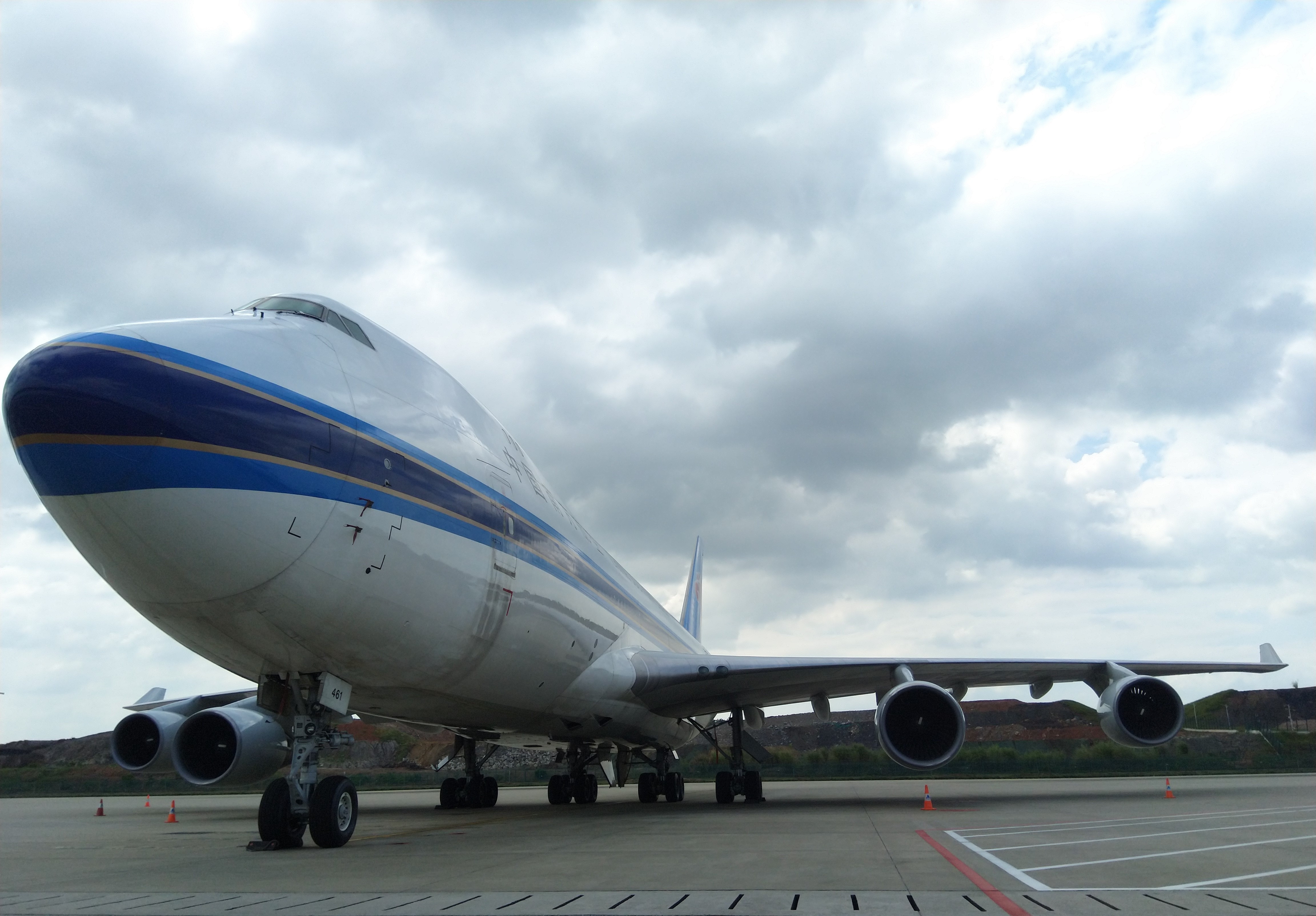 一架波音747多少钱，售价多少美元及人民币？