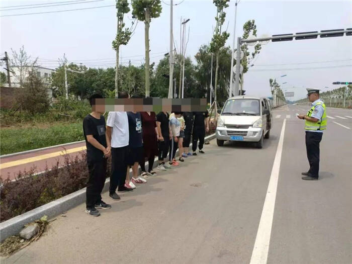 多一个也“驶”不得！东营交警曝光19起面包车超员违法行为