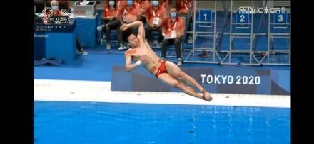 奥运会跳水一共要跳几次（跳水有三宝？这三个跳水“冷知识”，你知道么？）