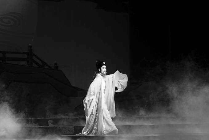 李曉旭越劇鳳凰臺（“梅花獎(jiǎng)”越劇女小生李曉旭：傷痕的存在，就是提醒我要練功了）