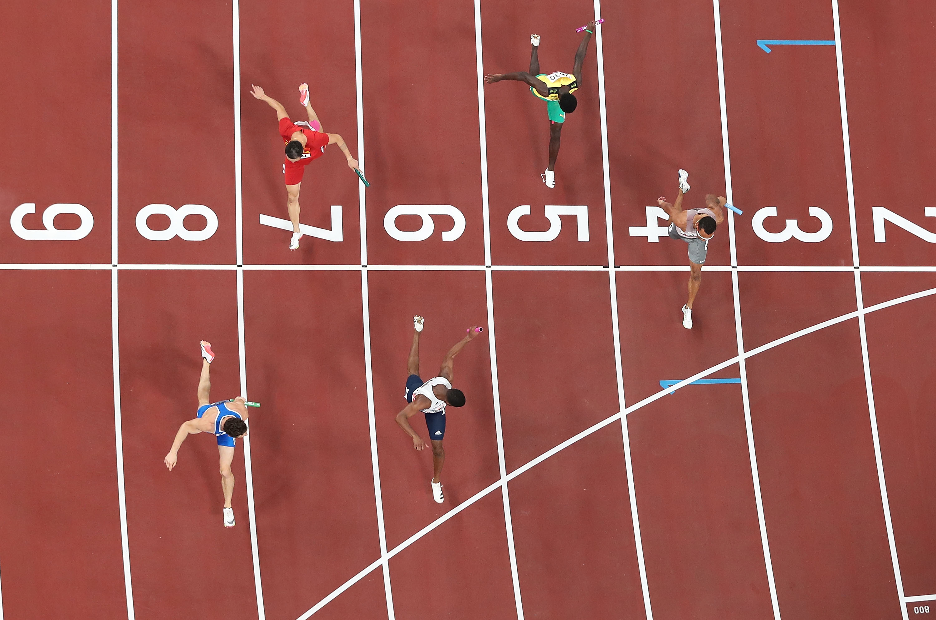 4×100米接力(新闻8点见丨距领奖台差一步!