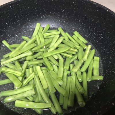 最适合在家吃的干煸豆角（香辣下饭），美味又健康