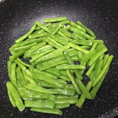 最适合在家吃的干煸豆角（香辣下饭），美味又健康
