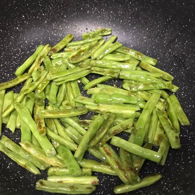 最适合在家吃的干煸豆角（香辣下饭），美味又健康