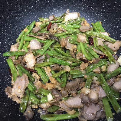 最适合在家吃的干煸豆角（香辣下饭），美味又健康