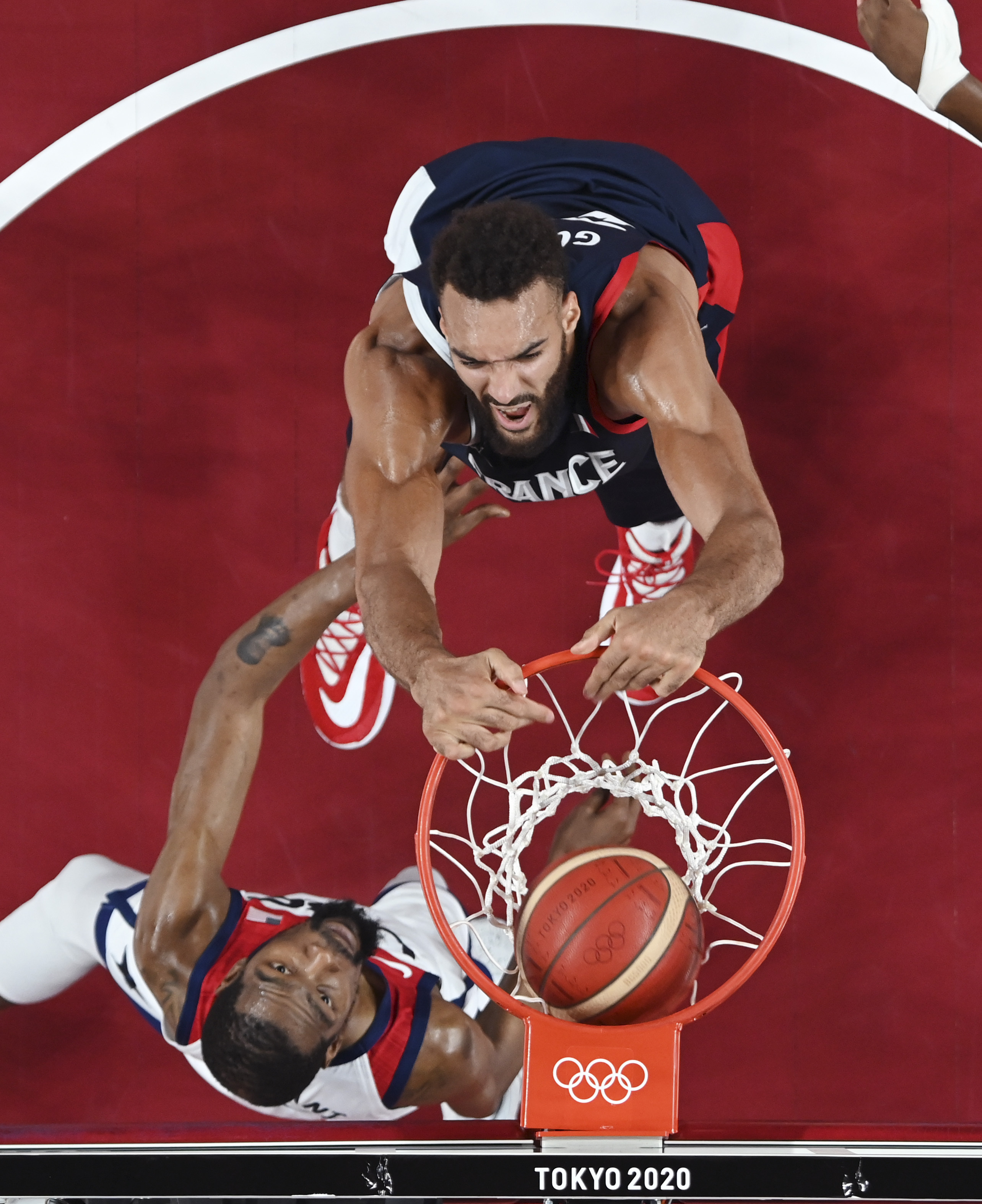 美国男篮vs法国男篮数据（杜兰特29分！美国男篮击败法国，卫冕奥运男篮金牌）