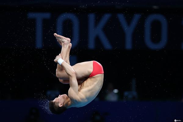 奥运会跳水男运动员有哪些（东京奥运会跳水男子10米台：曹缘、杨健包揽冠亚军）