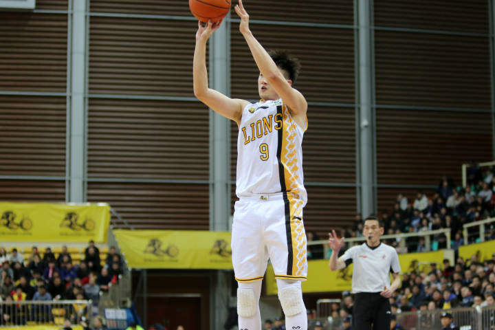 cba球员李京龙在哪个队呢(上阵不再父子兵，李京龙告别广厦男篮，加盟广州龙狮)