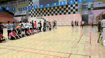 苏炳添招研究生了（苏炳添招研究生了！上课画面曝光，网友：千万不要逃课……）