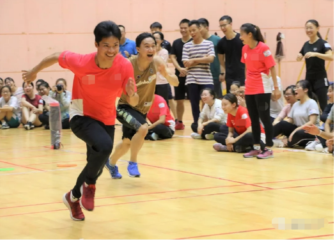 苏炳添招研究生了（苏炳添招研究生了！上课画面曝光，网友：千万不要逃课……）