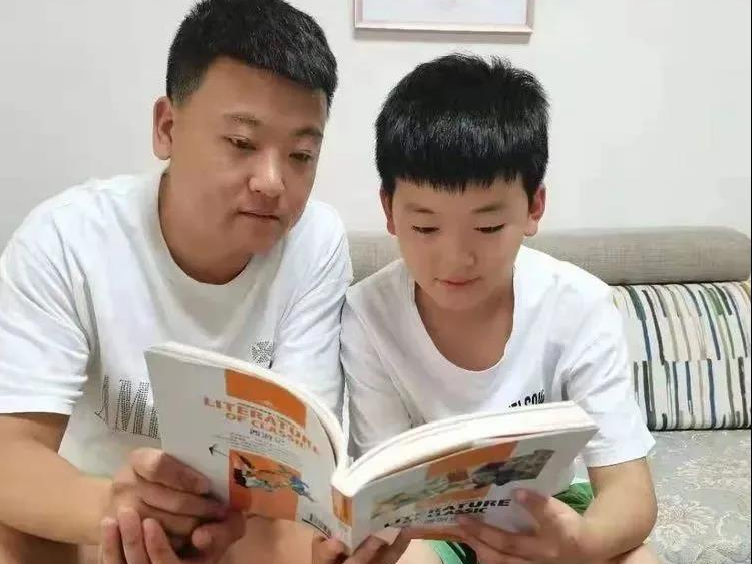 以书为友 终生受益 ——枣园小学暑期月悦共读系列活动