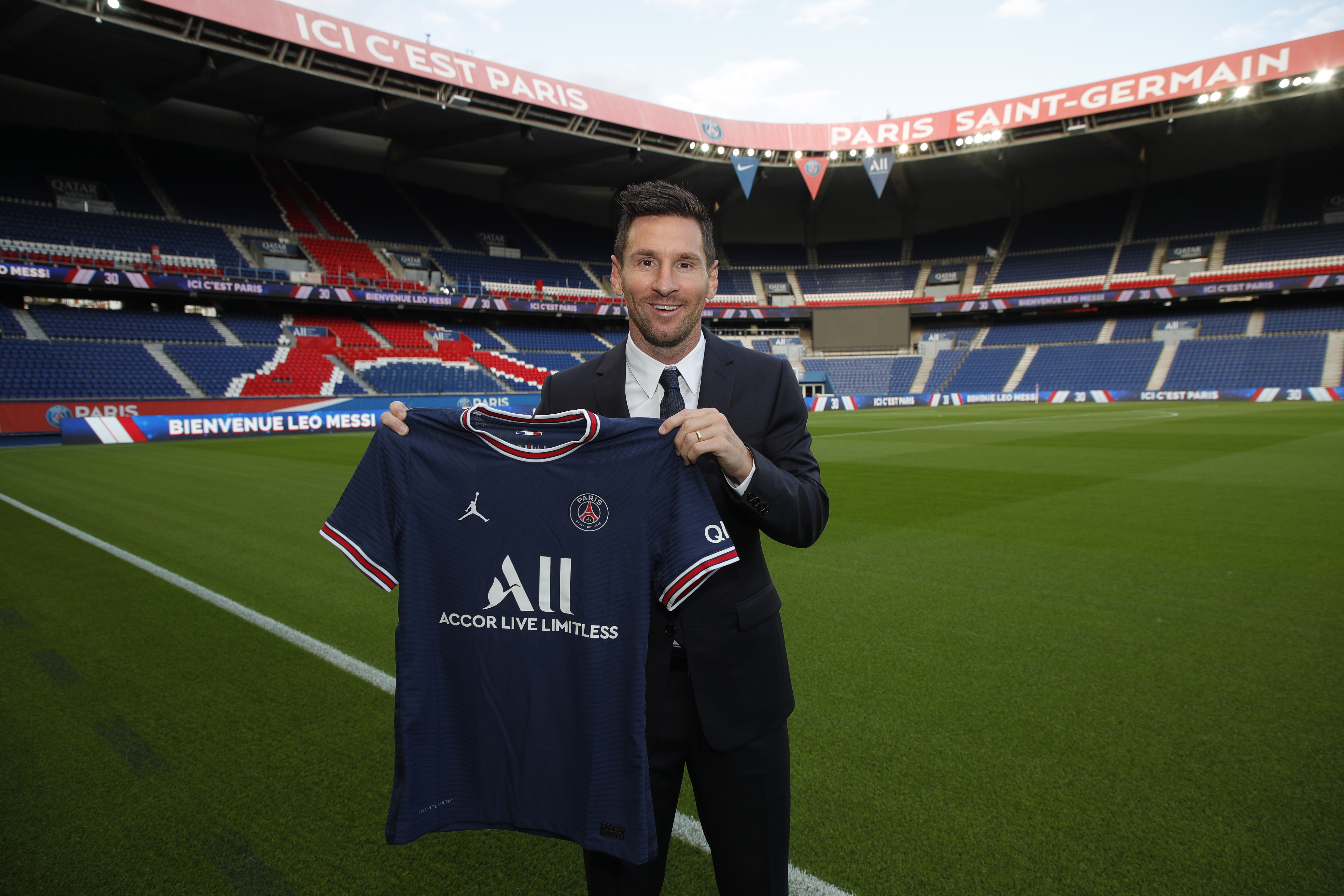 欧冠哪个直播平台有版权（大巴黎拿下梅西、腾讯拿下欧冠版权，欧冠迎全新格局）