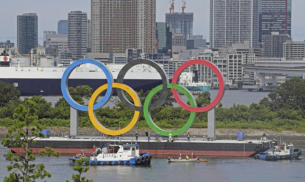 东京奥运闭幕三天后 五环标志开始被拆除
