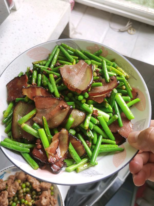 烟熏腊肉的家常吃法（烟熏腊肉的家常吃法窍门）