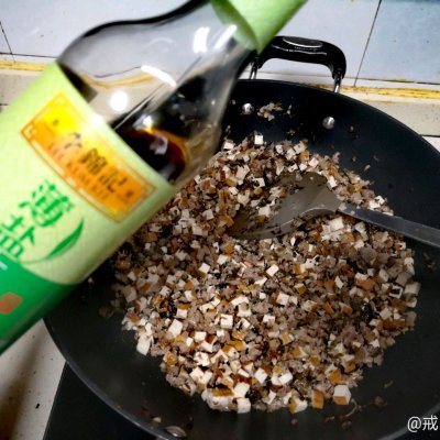 大头菜炒肉的做法（简单又好吃的大头菜炒肉丝做法）