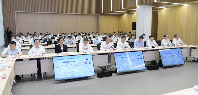 聚焦经济数字化 李强龚正在现场推进会上部署