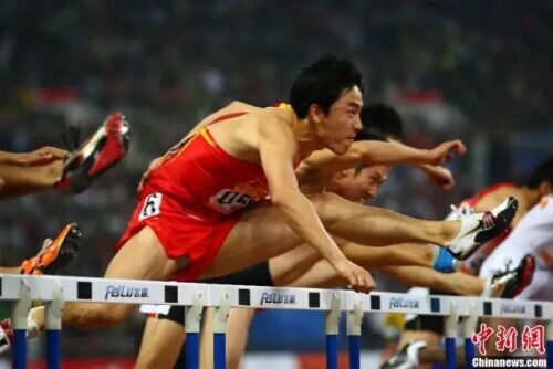 刘翔是短跑运动员吗（刘翔跑得太快了，很多人的道歉用了13年才追上）