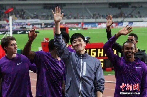 刘翔是短跑运动员吗（刘翔跑得太快了，很多人的道歉用了13年才追上）