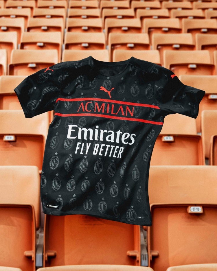 AC米兰发布新赛季第三球衣：黑底搭配红白字体，队名印在胸前