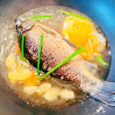 鯽魚湯怎么做好吃,鯽魚湯怎么做好吃又簡單