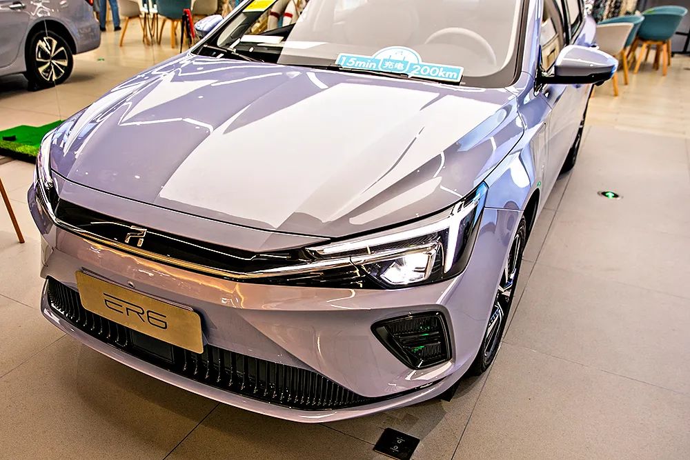 智驾开箱丨r汽车er6配置小幅升级20万元以内的一款精致纯电车型