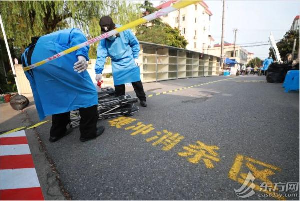 上海公布昨日2例本土病例活动轨迹，现场直击中风险小区