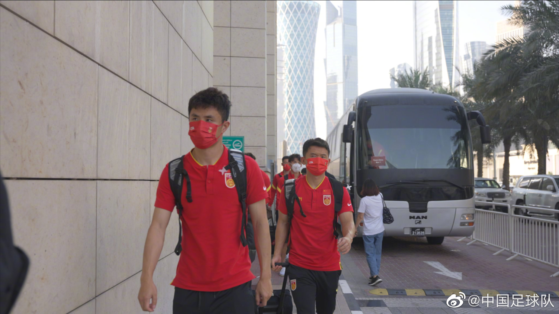 中国日本世界杯预选赛李铁（国足抵达多哈，李铁：不是你比我强，我就没机会赢你）