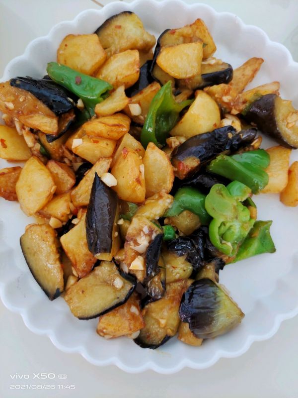 地三鲜怎样做简单又好吃(家庭版地三鲜暖做法教程)