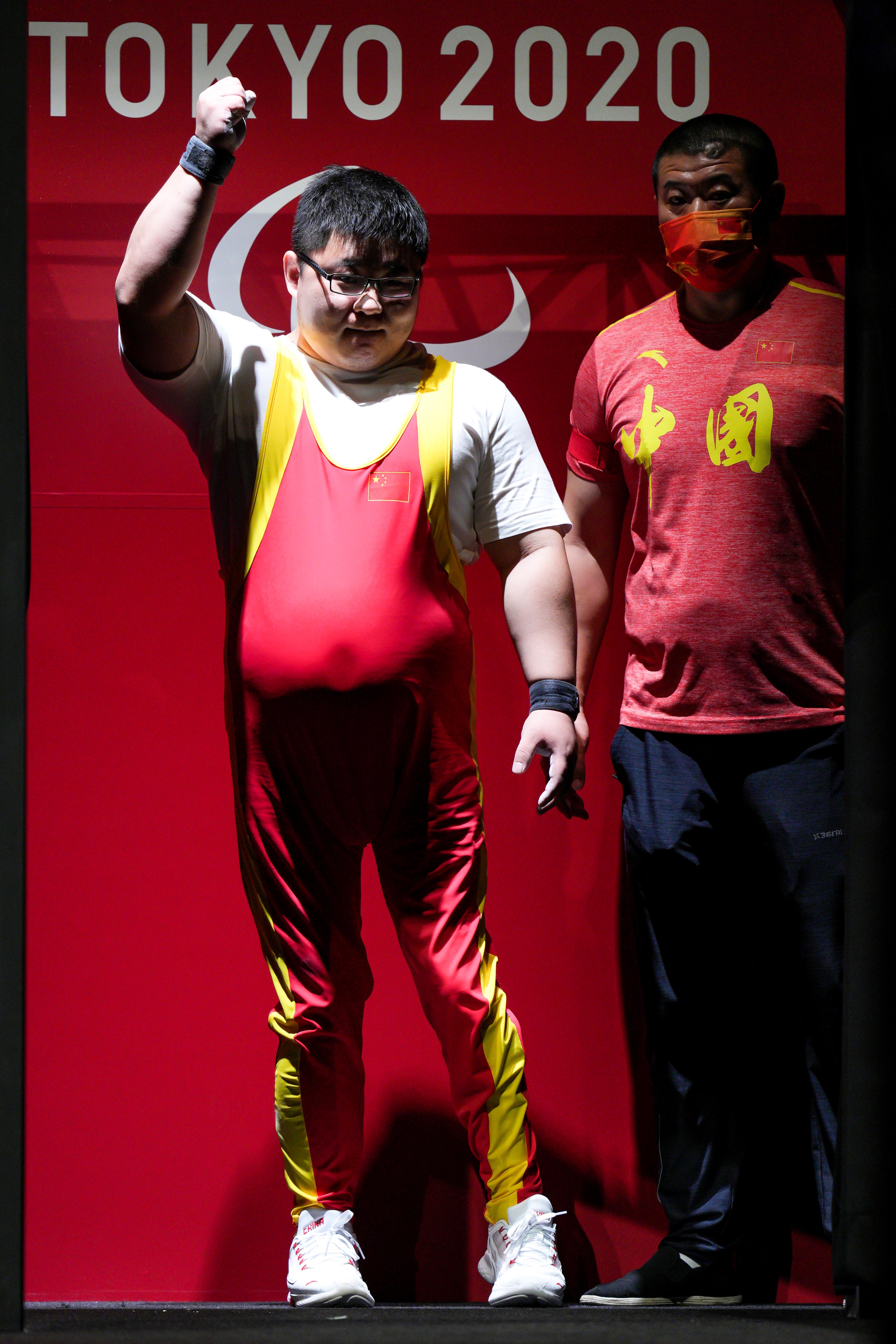 奥运会举重97公斤有哪些国家（举重-闫盼盼夺得男子97公斤级冠军）