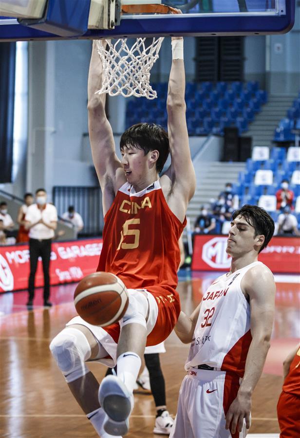 周琦退出本赛季联赛（周琦宣布退出CBA下赛季比赛，或将一年无球可打，多方利益受到伤害）