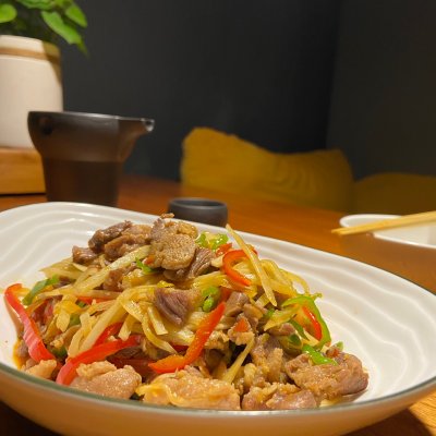 每次做这道子姜小炒鸭，隔壁小孩都会来敲门