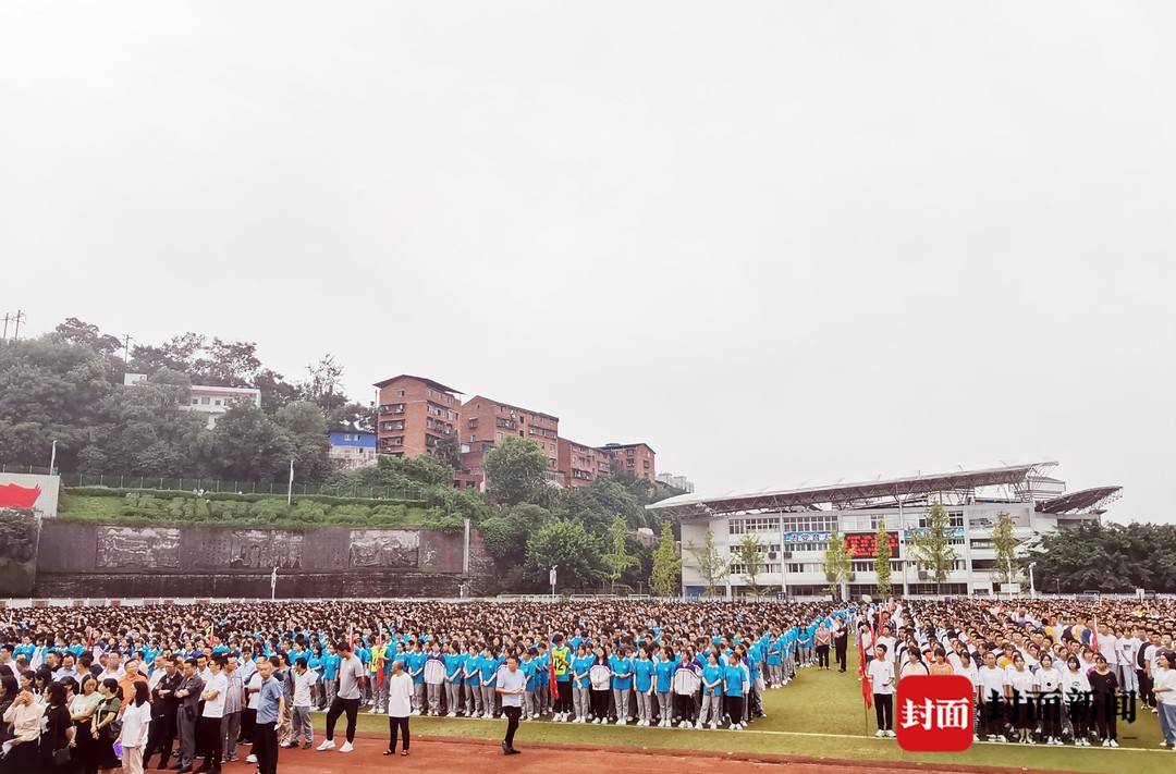 四川中学篮球联赛达州(开学季｜结客少年场 春风满路香 达州中学新学期从“心”出发)