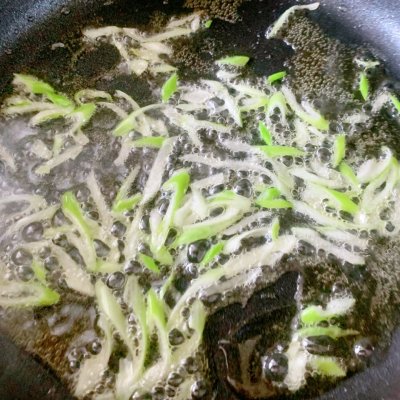 油面筋塞肉怎么烧好吃窍门（0难度家常菜油面筋塞肉做法）